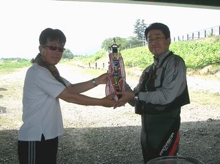 OFCCUP2010 優勝授与式32.jpg