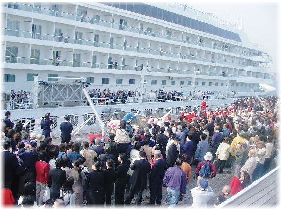 ワールドＣ出港02