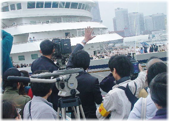 ワールドＣ出港04