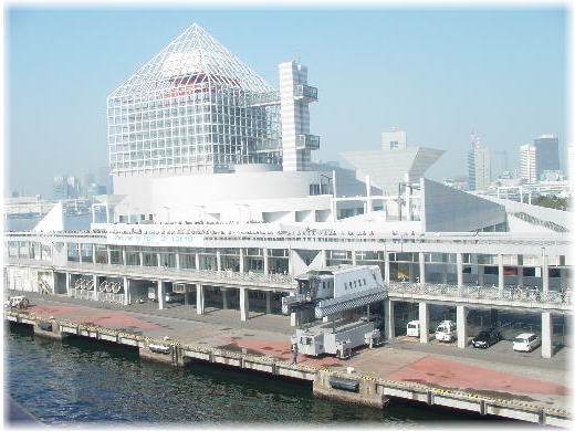 東京・晴海入港