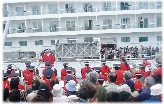 ワールドＣ出港×オーケストラ