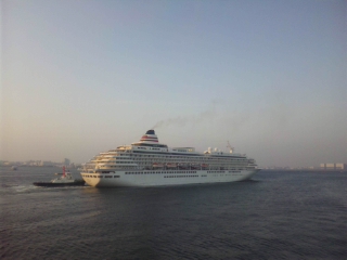 飛鳥II出港＠横浜