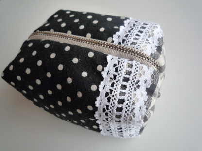 キャラメルポーチ