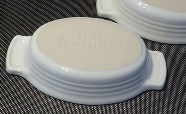 ル・クルーゼのグラタン皿　ストーンウェア　スタッカブル・オーバル・ディッシュ17cm裏