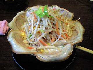 山盛り野菜チャーシュー麺
