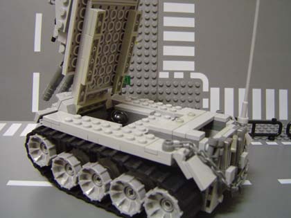 二連砲身型戦車：斜め横