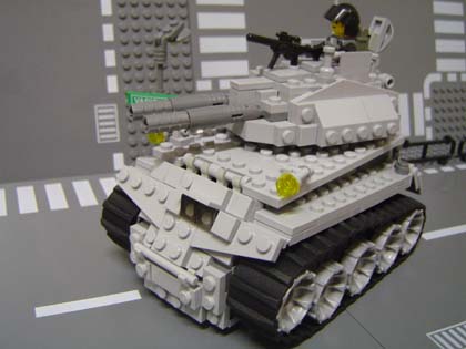 二連砲身型戦車：斜め前