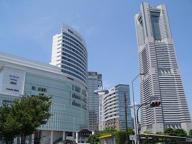 コレットマーレとランドマークタワー