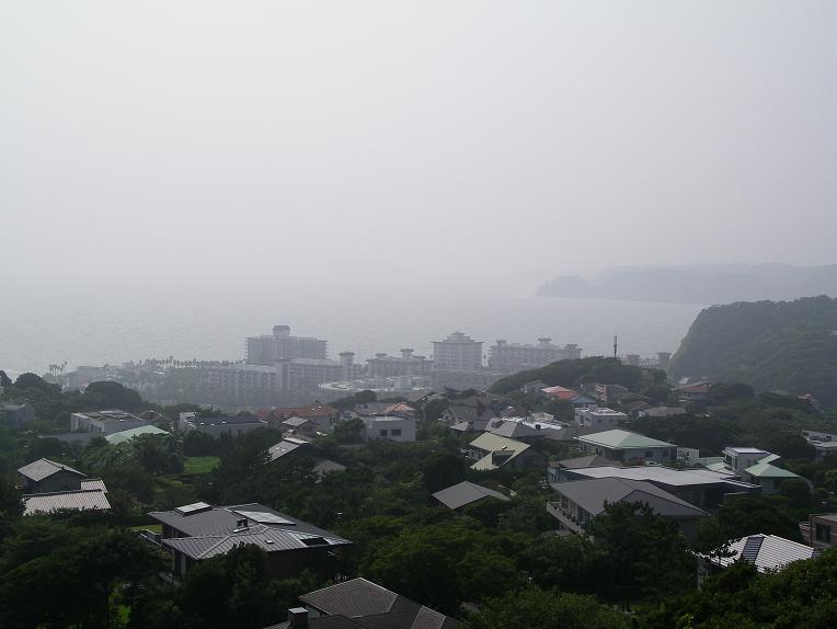 披露山公園から見た湘南の海と逗子マリーナ