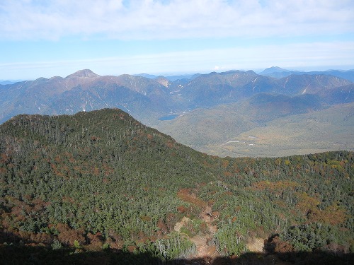 20111010男体山火口と白根山