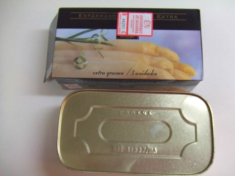 スペイン、ナバラのホワイトアスパラ缶