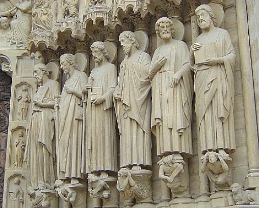 ノートルダム寺院の12使徒　1