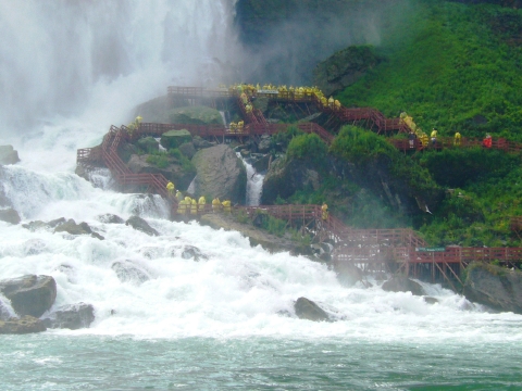 ナイアガラフォールズ　13