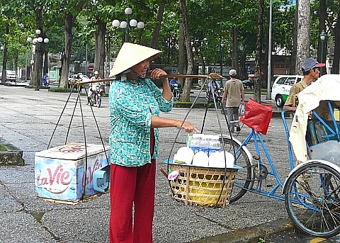 ベトナムの売り子さん　1