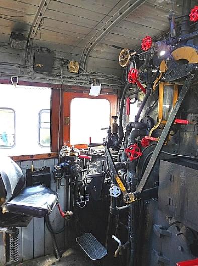 蒸気機関車　10