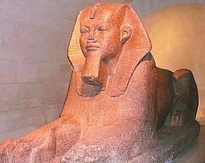 紅花崗岩のスフィンクス?