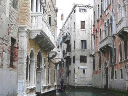 ベネチアの裏路地 2