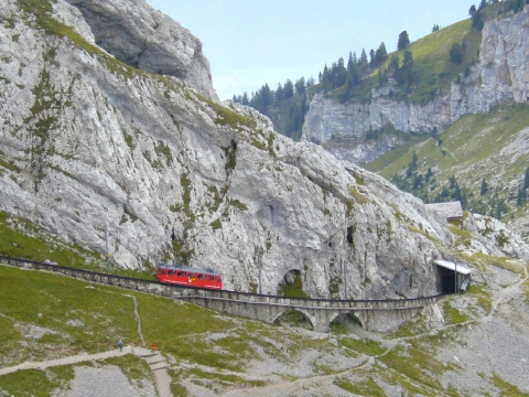ピラトゥス鉄道の登山電車　7