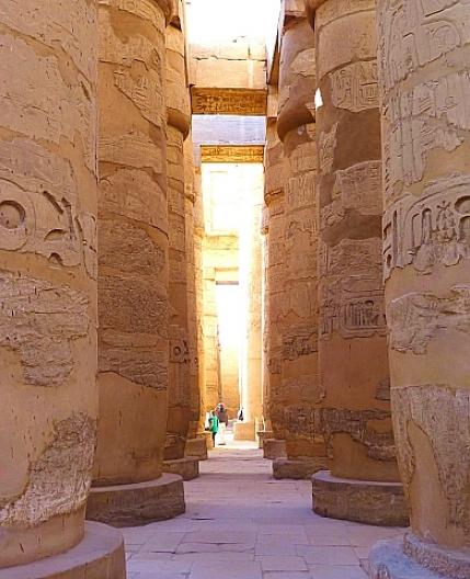 ナイル川東岸の神殿 5