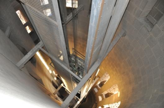 サグラダ・フアミリア 66