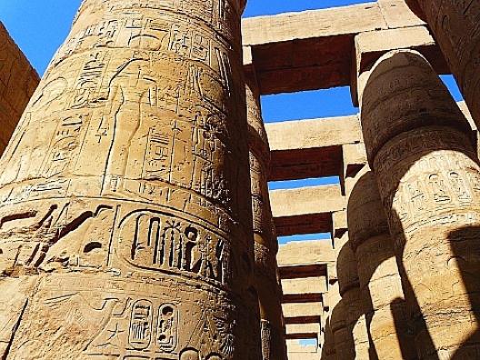 ナイル川東岸の神殿 6
