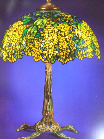 ティファニーランプ、キングサリのランプ