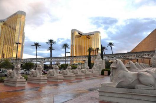 ホテル・ルクソール 2