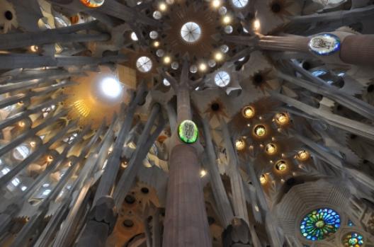サグラダ・フアミリア 75