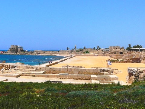 カイザリアの海と十字軍の要塞跡　1