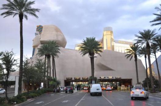 ホテル・ルクソール 2