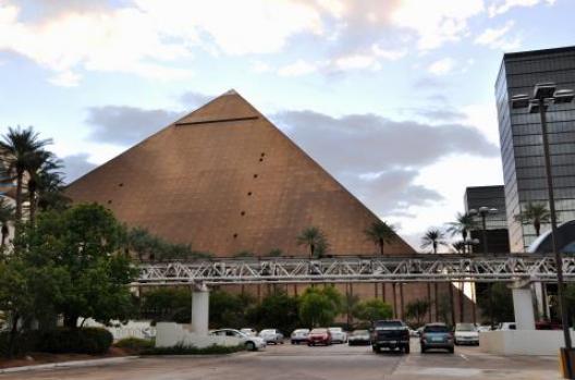 ホテル・ルクソール 4