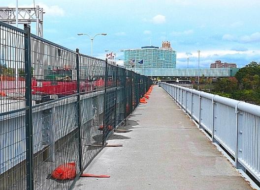 ナイアガラ川のレインボー・ブリッジ 13