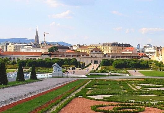 ベルベデーレ宮殿 9