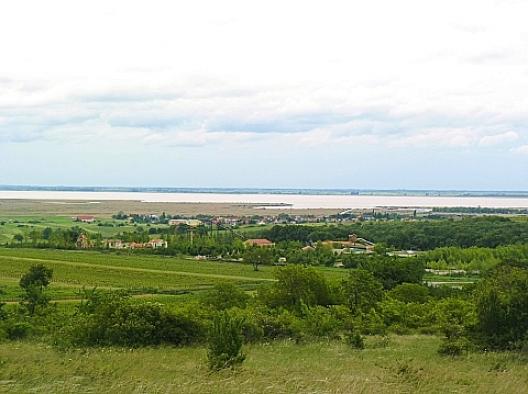 ノイジィードラ湖