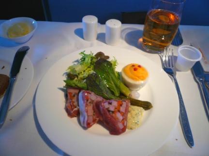 ファースト・クラスの機内食3