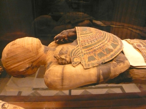 エジプトのルーブルのミイラ　3