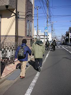 歩く、歩く