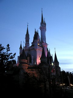 夕暮れのシンデレラ城