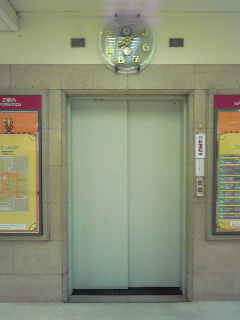 松坂屋・６階エレベーター