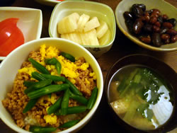 鶏そぼろ丼