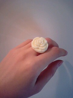 バラのおもちゃの指輪1
