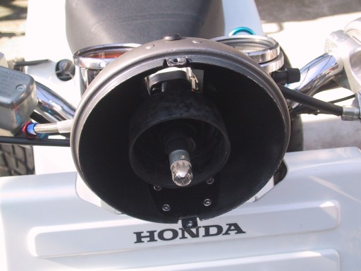 ヘッドライトバルブカバー