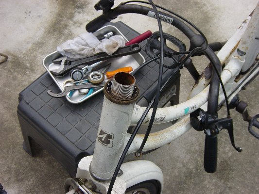 自転車ステアリング分解
