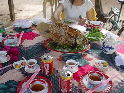 メコン川の中州のレストランでのごちそう