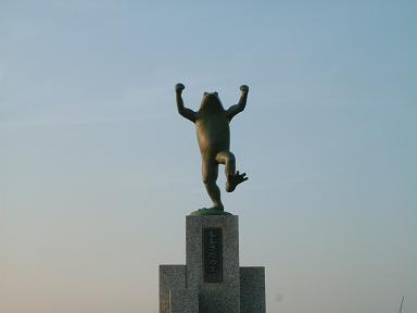 ももさだカエル