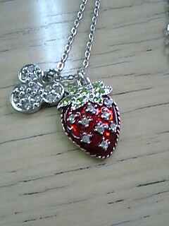 ディズニーストアいちごネックレス