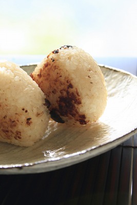 醤油豆の焼きおにぎり