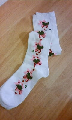 ストロベリー柄ソックス