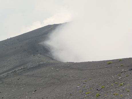 宝永山火口へ入る前