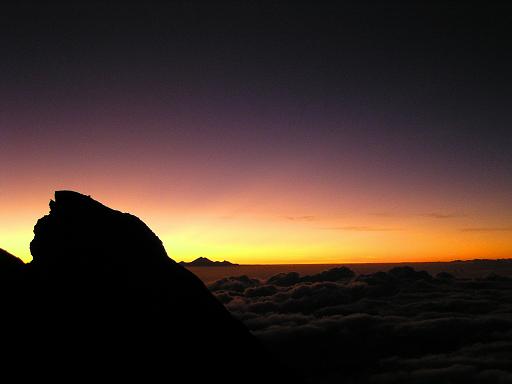 アグン山の夜明け１